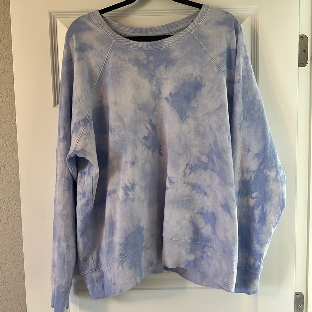 Athleta blue/purple tie dye crew neck sweatshirt
